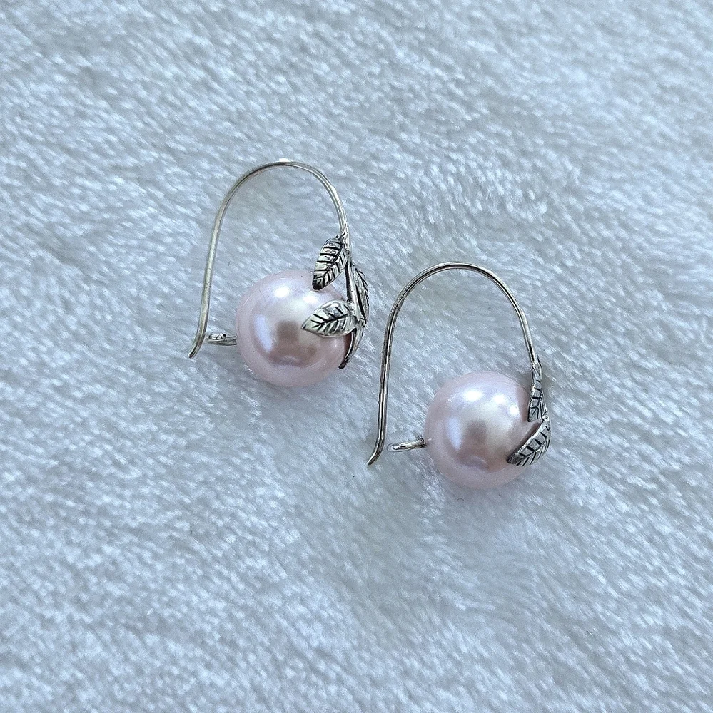 Annika Witt Pink🩷 Pearl And Leaves🍃 Earrings - Picture 11 of 16